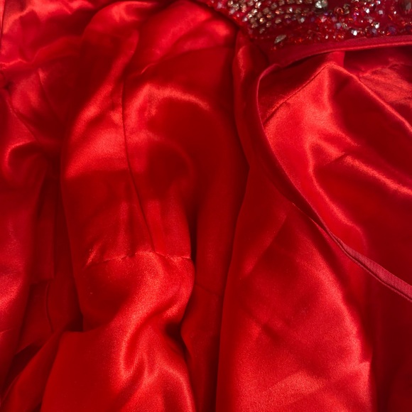 Gorgeous red Jovani evening gown sz. 10 - Picture 6 of 7